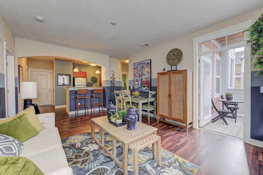 Apartment living room in Noblesville